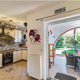 4 Bedroom Villa with Pool and Annex near Porec, Sleeps 8